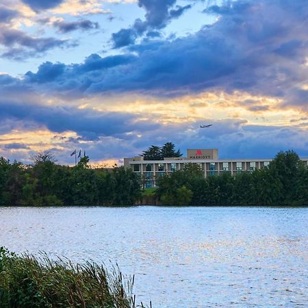 Washington Dulles Airport Marriott Hotel Sterling Bagian luar foto